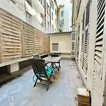 Apartment For 2 - Hyper Center Near Tram